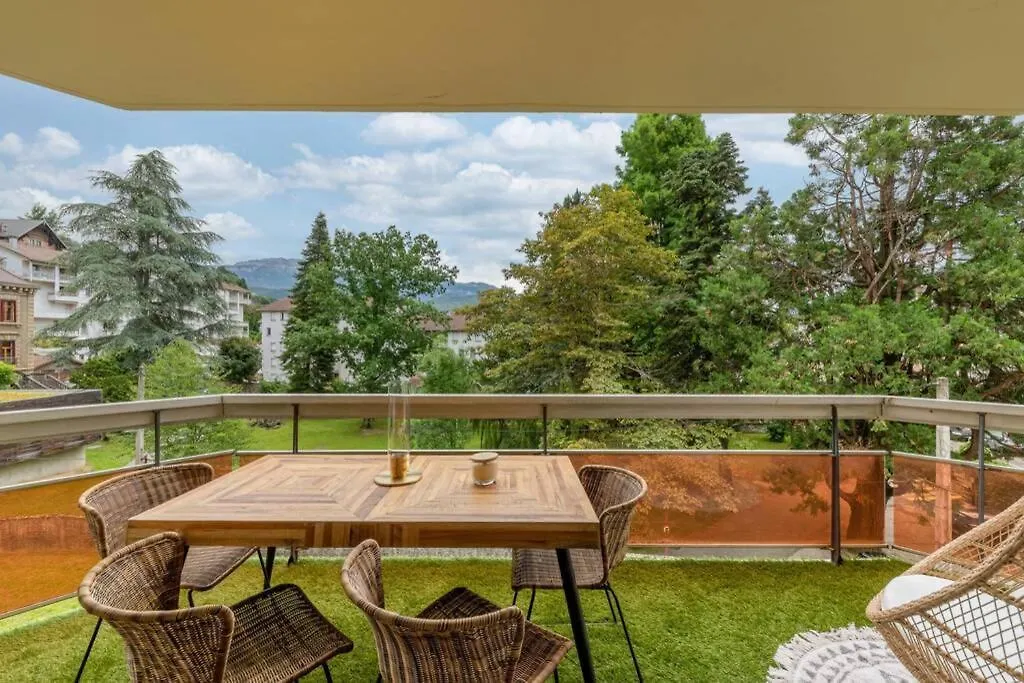 Le Quintessence: Balneo & Luminotherapie + Parking Voiron France