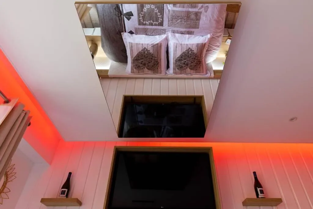 Apartment Le Quintessence: Balneo & Luminotherapie + Parking Voiron France