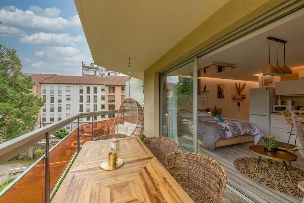Apartment Le Quintessence: Balneo & Luminotherapie + Parking Voiron